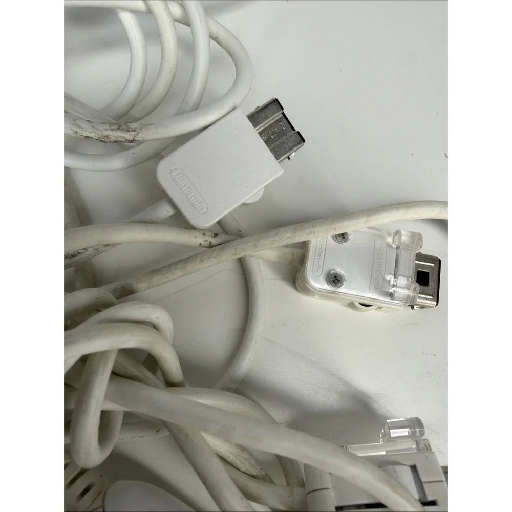 OFFICIAL Nintendo Lot of 4 Wii‎ Nunchuck White (NOT TESTED) Game Controller